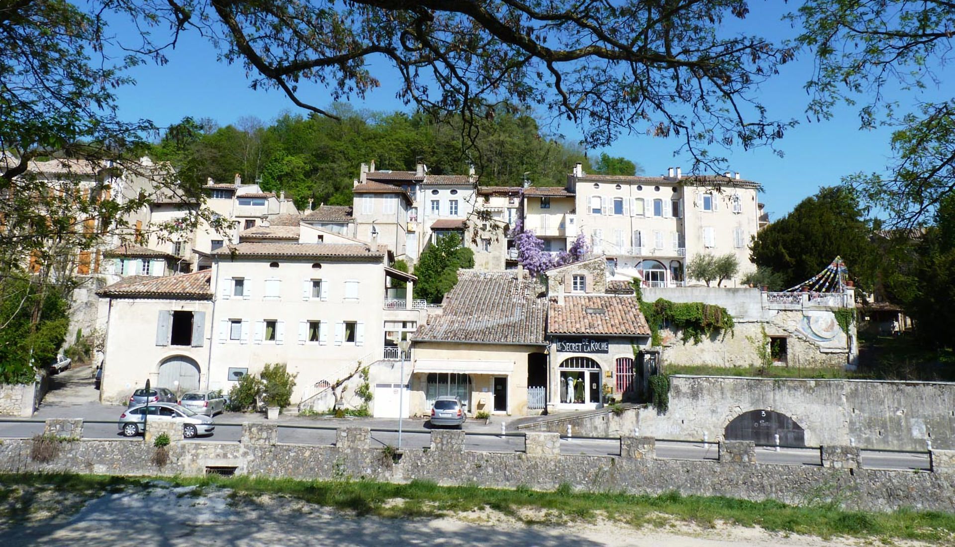 Villages provençaux : Dieulefit - Comps - Bourdeaux