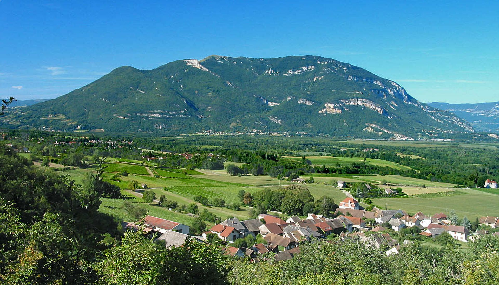 Pérouges et l'Abbaye d'Ambronay